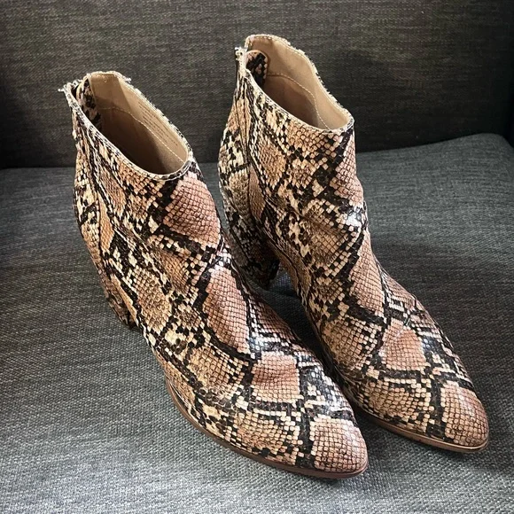 Steve Madden Julianne Snake Python Skin Tan Ankle Boots Block Heel Shoes Size 10 - Picture 5 of 7